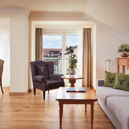 فندق Garden & Goetzfried 4*